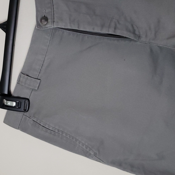 Dockers chino shorts, khaki, green, size 10. - Picture 2 of 7